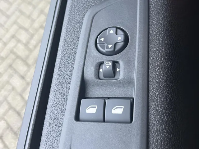 
Citroën Jumpy GB 2.0 BlueHDi 145pk L2 3-zits | BPM-vrij | Navigatie | Airconditioning | Trekhaak | Comfort scheidingswand | Reservewiel | Betimmering laadruimte vol									