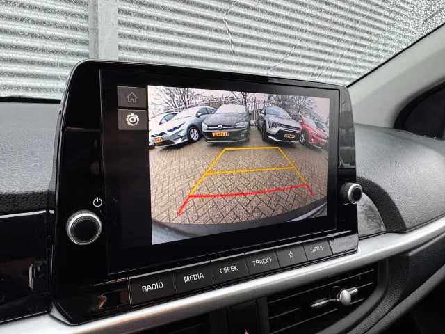 
Kia Picanto 1.0 DPi 67pk 4-zits DynamicLine | Trekhaak | Apple Carplay/Android Auto | Airco | Lichtmetalen Velgen | vol									