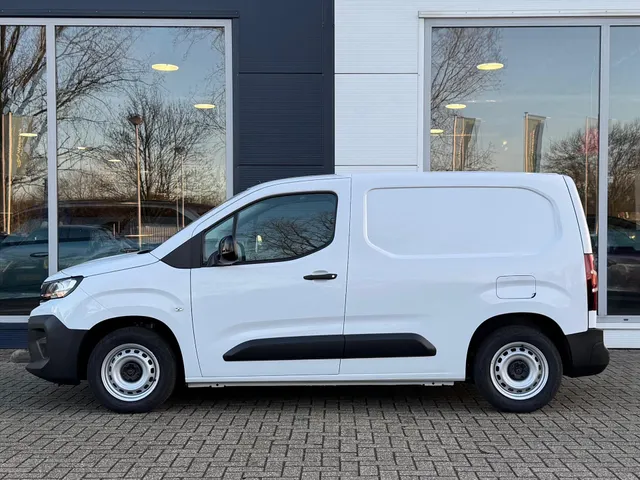 
Peugeot Partner 1.5 BlueHDi 100pk L1 | Airconditioning | Cruise control | Apple Carplay & Android Auto | Parkeer camera achter | Stoelverwarming | Houten laadvloer vol									