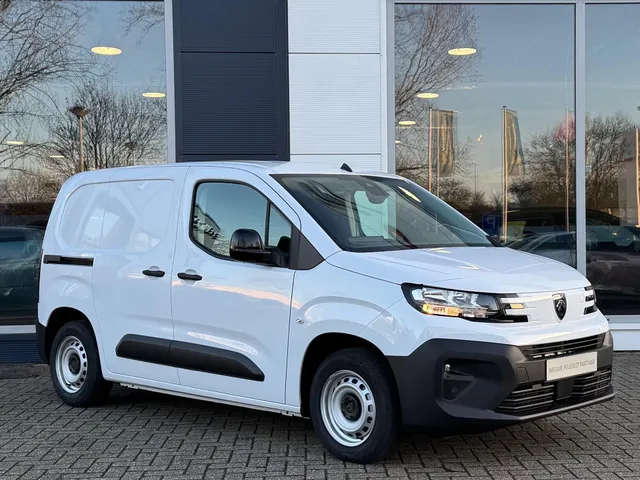 
Peugeot Partner 1.5 BlueHDi 100pk L1 | Airconditioning | Cruise control | Apple Carplay & Android Auto | Parkeer camera achter | Stoelverwarming | Houten laadvloer vol									