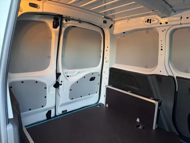 
Peugeot Partner 1.5 BlueHDi 100pk L1 | Airconditioning | Cruise control | Apple Carplay & Android Auto | Parkeer camera achter | Stoelverwarming | Houten laadvloer vol									