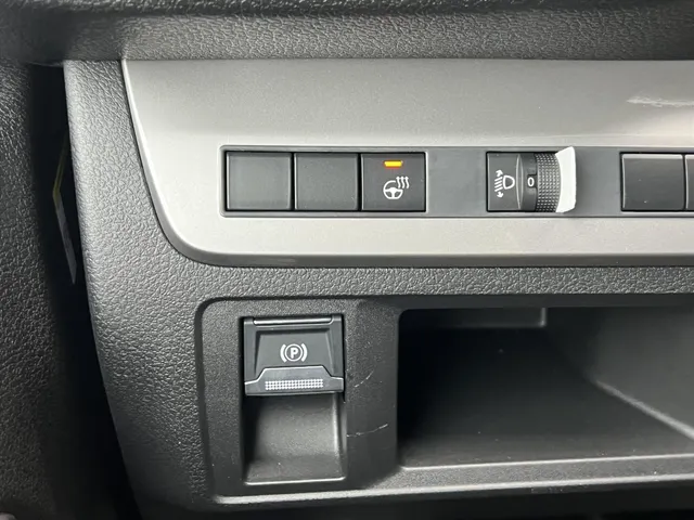 
Citroën Jumpy GB 2.0 BlueHDi 180pk L3 Automaat 3-zits | BPM Vrij | Trekhaak | Houten afwerking laadruimte | Navigatie | Climate control | Cruise control | Camera vol									