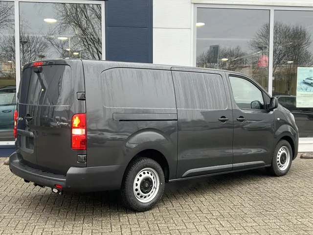 
								Citroën Jumpy GB 2.0 BlueHDi 180pk L3 Automaat 3-zits | BPM Vrij | Trekhaak | Houten afwerking laadruimte | Navigatie | Climate control | Cruise control | Camera vol									