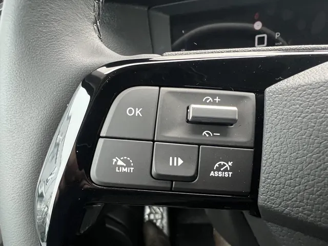 
								Citroën Jumpy GB 2.0 BlueHDi 180pk L3 Automaat 3-zits | BPM Vrij | Trekhaak | Houten afwerking laadruimte | Navigatie | Climate control | Cruise control | Camera vol									