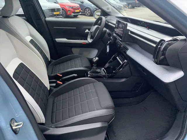 
								Citroën C3 New 1.2 Turbo 100pk Max | Navigatie | Parkeer camera | Apple Carplay & Android Auto | Cruise control en Begrenzer vol									