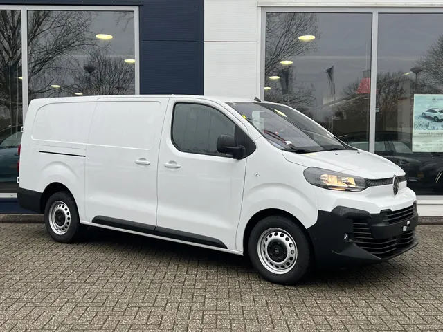 
								Citroën Jumpy GB 2.0 BlueHDi 180pk L3 Automaat 3-zits | BPM Vrij | Trekhaak | Houten afwerking laadruimte | Navigatie | Climate control | Cruise control | Camera vol									