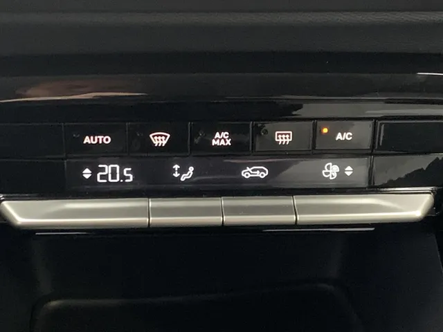 
								Citroën C3 New 1.2 Turbo 100pk Max | Navigatie | Parkeer camera | Apple Carplay & Android Auto | Cruise control en Begrenzer vol									