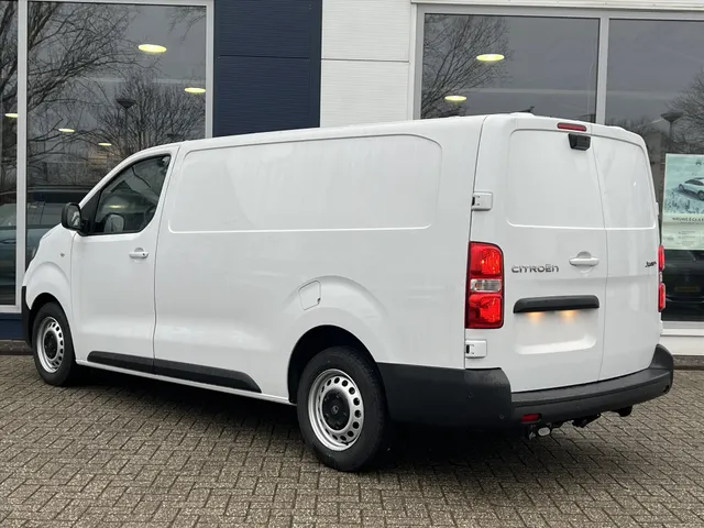 
								Citroën Jumpy GB 2.0 BlueHDi 180pk L3 Automaat 3-zits | BPM Vrij | Trekhaak | Houten afwerking laadruimte | Navigatie | Climate control | Cruise control | Camera vol									