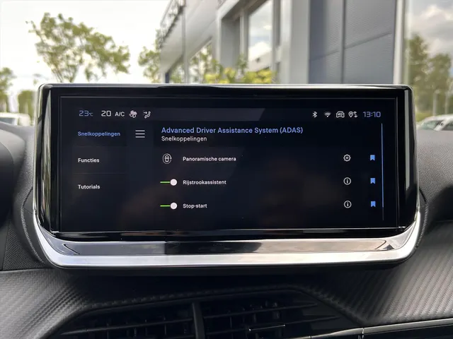
								Peugeot 2008 1.2 PureTech 100pk Allure | Navigatie | Cruise controle | Apple Carplay & Android Auto | Parkeersensoren | Lichtmetaal 17 Inch | All-sea vol									