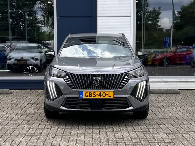
								Peugeot 2008 1.2 PureTech 100pk Allure | Navigatie | Cruise controle | Apple Carplay & Android Auto | Parkeersensoren | Lichtmetaal 17 Inch | All-sea vol									