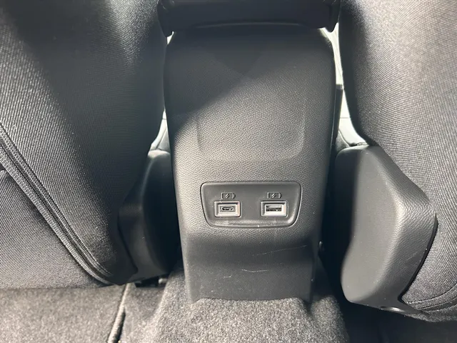 
								Peugeot 2008 1.2 PureTech 100pk Allure | Navigatie | Cruise controle | Apple Carplay & Android Auto | Parkeersensoren | Lichtmetaal 17 Inch | All-sea vol									