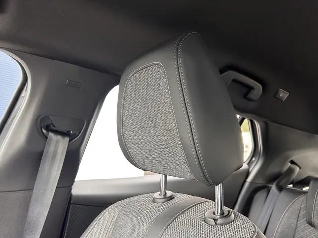 
								Peugeot 2008 1.2 PureTech 100pk Allure | Navigatie | Cruise controle | Apple Carplay & Android Auto | Parkeersensoren | Lichtmetaal 17 Inch | All-sea vol									