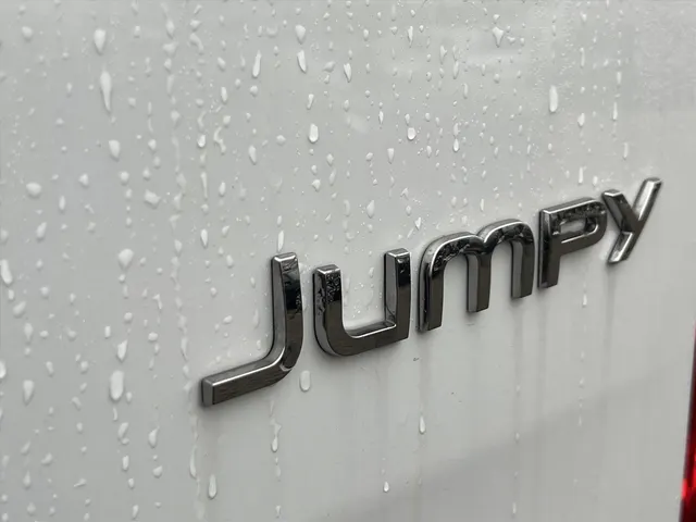 
								Citroën Jumpy GB 2.0 BlueHDi 180pk L3 Automaat 3-zits | BPM Vrij | Navigatie | Afneembare trekhaak | Houten afwerking laadruimte | vol									