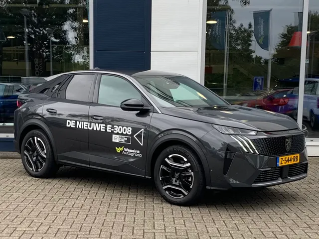 
								Peugeot e-3008 EV 210pk Allure | 527km range | Panoramic navigation pack | Stuurverwarming | Draadloze lader | 360gr camera vol									