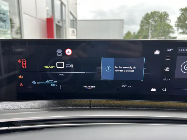 
								Peugeot e-3008 EV 210pk Allure | 527km range | Panoramic navigation pack | Stuurverwarming | Draadloze lader | 360gr camera vol									