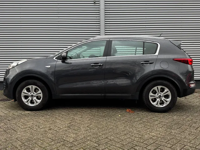 
Kia Sportage 1.6 GDi 132pk ComfortLine | Trekhaak | Navigatie | Lichtmetalen Velgen | Airco | vol									