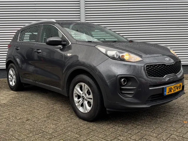 
Kia Sportage 1.6 GDi 132pk ComfortLine | Trekhaak | Navigatie | Lichtmetalen Velgen | Airco | vol									