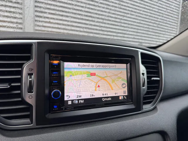 
Kia Sportage 1.6 GDi 132pk ComfortLine | Trekhaak | Navigatie | Lichtmetalen Velgen | Airco | vol									