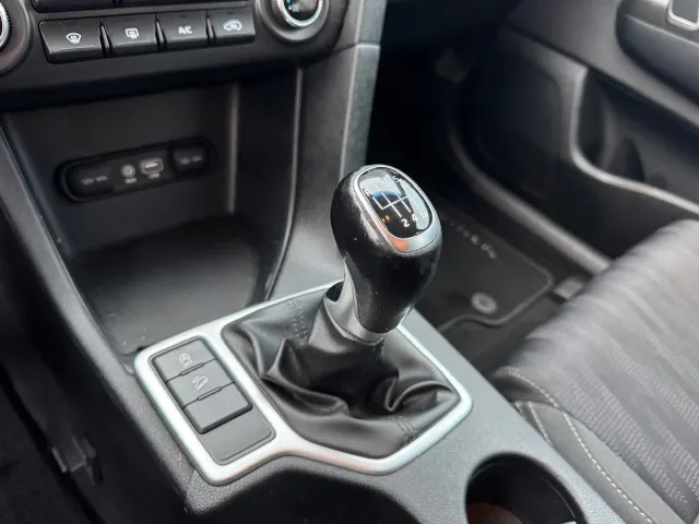 
Kia Sportage 1.6 GDi 132pk ComfortLine | Trekhaak | Navigatie | Lichtmetalen Velgen | Airco | vol									