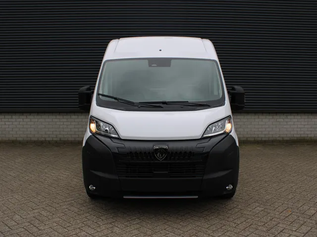 
Peugeot Boxer GB 2.2 140PK BlueHDi L2H2 35 | Navigatie | Apple Carplay & Android Auto | DAB+ | Airconditioning | Cruise control | Trekhaak | Parkeer camera vol									