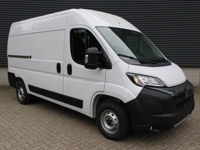 
Peugeot Boxer GB 2.2 140PK BlueHDi L2H2 35 | Navigatie | Apple Carplay & Android Auto | DAB+ | Airconditioning | Cruise control | Trekhaak | Parkeer camera vol									