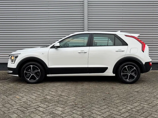 
Kia Niro 1.6 GDi Hybrid 141pk DCT6 ComfortLine | Adaptive Cruise Control | Camera | Navigatie | vol									