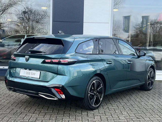 
								Peugeot e-308 EV SW 54kWh 156pk Allure | Navigatie | Cruise Control | Camera | Apple Carplay | Android Auto | vol									