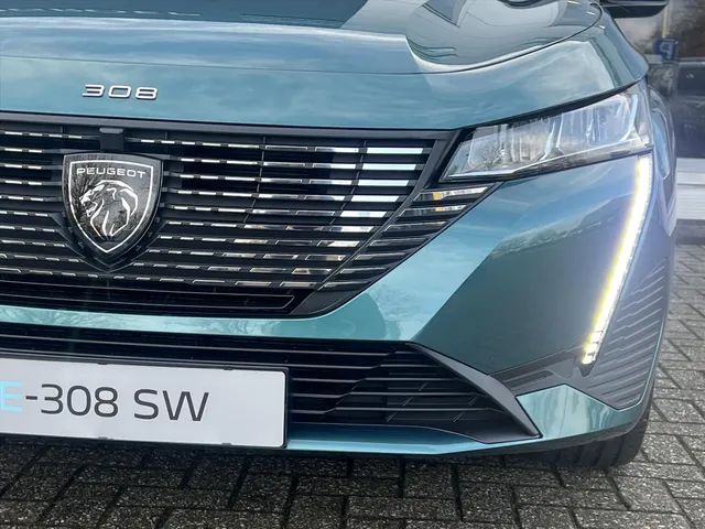 
								Peugeot e-308 EV SW 54kWh 156pk Allure | Navigatie | Cruise Control | Camera | Apple Carplay | Android Auto | vol									