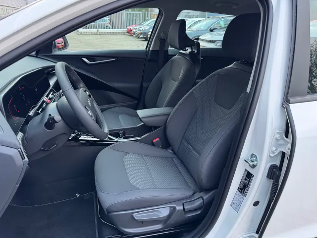 
Kia Niro 1.6 GDi Hybrid 141pk DCT6 ComfortLine | Adaptive Cruise Control | Camera | Navigatie | vol									