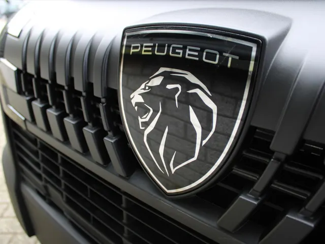 
Peugeot Boxer GB 2.2 140PK BlueHDi L2H2 35 | Navigatie | Apple Carplay & Android Auto | DAB+ | Airconditioning | Cruise control | Trekhaak | Parkeer camera vol									