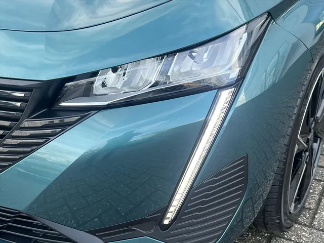 
								Peugeot e-308 EV SW 54kWh 156pk Allure | Navigatie | Cruise Control | Camera | Apple Carplay | Android Auto | vol									