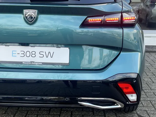 
								Peugeot e-308 EV SW 54kWh 156pk Allure | Navigatie | Cruise Control | Camera | Apple Carplay | Android Auto | vol									
