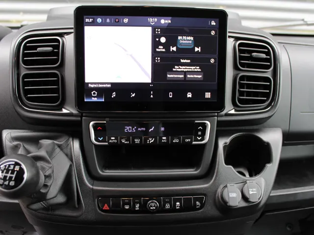 
Peugeot Boxer GB 2.2 140PK BlueHDi L2H2 35 | Navigatie | Apple Carplay & Android Auto | DAB+ | Airconditioning | Cruise control | Trekhaak | Parkeer camera vol									