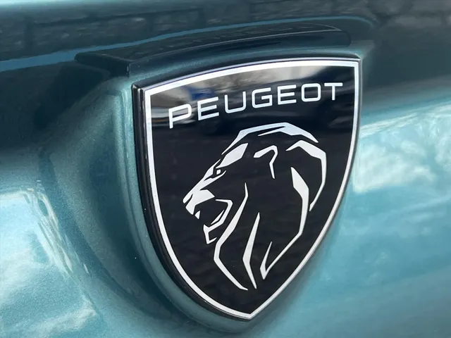 
								Peugeot e-308 EV SW 54kWh 156pk Allure | Navigatie | Cruise Control | Camera | Apple Carplay | Android Auto | vol									