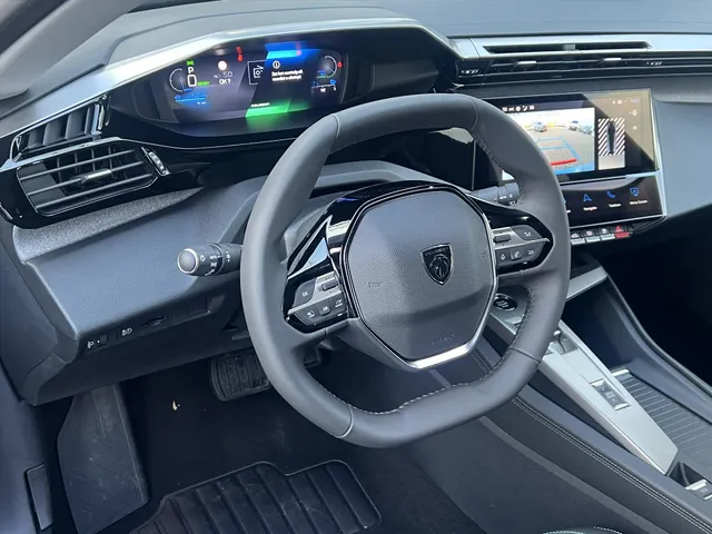 
								Peugeot e-308 EV SW 54kWh 156pk Allure | Navigatie | Cruise Control | Camera | Apple Carplay | Android Auto | vol									