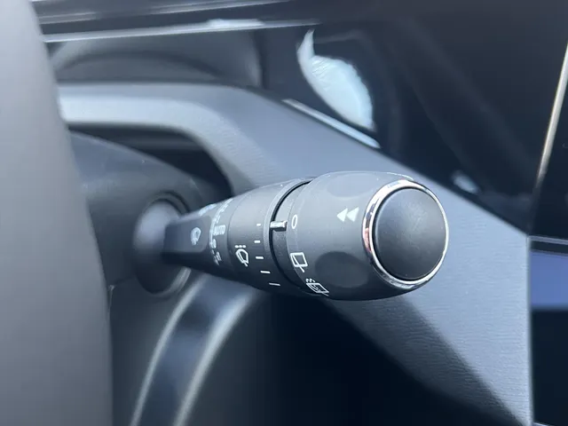 
								Peugeot e-308 EV SW 54kWh 156pk Allure | Navigatie | Cruise Control | Camera | Apple Carplay | Android Auto | vol									