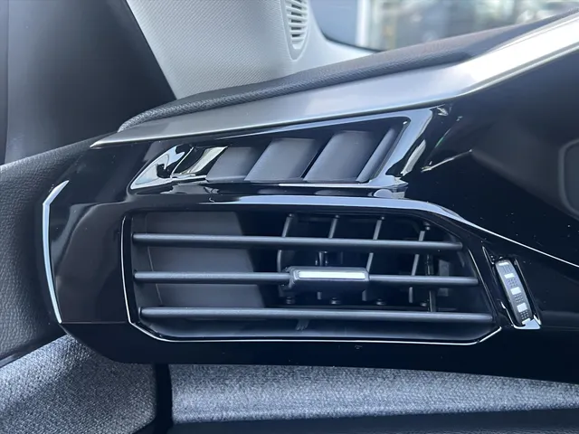 
								Peugeot e-308 EV SW 54kWh 156pk Allure | Navigatie | Cruise Control | Camera | Apple Carplay | Android Auto | vol									