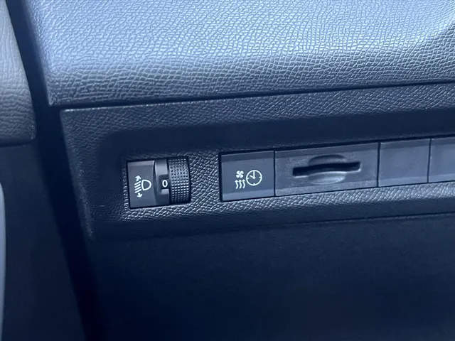 
								Peugeot e-308 EV SW 54kWh 156pk Allure | Navigatie | Cruise Control | Camera | Apple Carplay | Android Auto | vol									