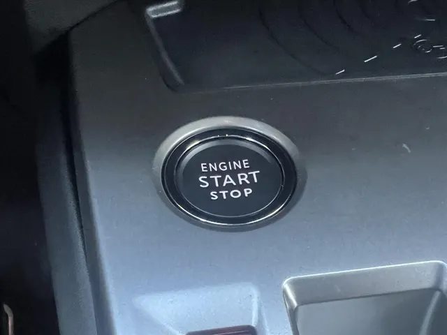 
								Peugeot e-308 EV SW 54kWh 156pk Allure | Navigatie | Cruise Control | Camera | Apple Carplay | Android Auto | vol									