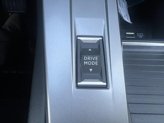 
								Peugeot e-308 EV SW 54kWh 156pk Allure | Navigatie | Cruise Control | Camera | Apple Carplay | Android Auto | vol									