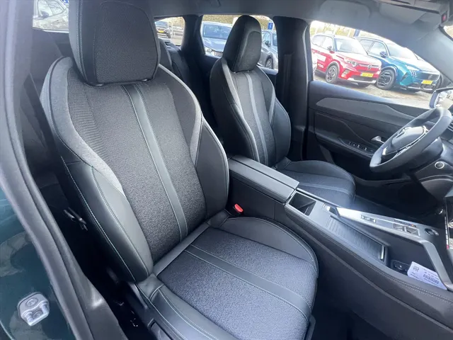 
								Peugeot e-308 EV SW 54kWh 156pk Allure | Navigatie | Cruise Control | Camera | Apple Carplay | Android Auto | vol									