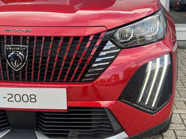 
								Peugeot e-2008 EV 54kWh 156pk Allure | Apple CarPlay | Android Auto | Parkeersensoren | Pack Drive Assist Plus | vol									