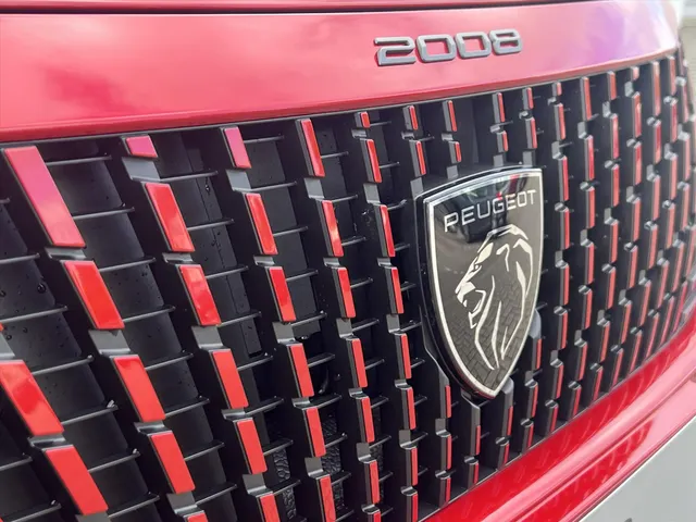 
								Peugeot e-2008 EV 54kWh 156pk Allure | Apple CarPlay | Android Auto | Parkeersensoren | Pack Drive Assist Plus | vol									