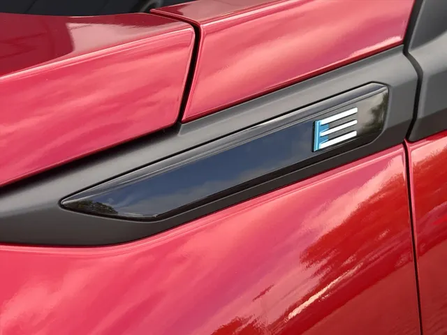 
								Peugeot e-2008 EV 54kWh 156pk Allure | Apple CarPlay | Android Auto | Parkeersensoren | Pack Drive Assist Plus | vol									