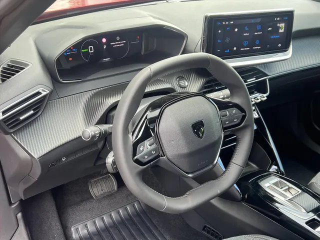 
								Peugeot e-2008 EV 54kWh 156pk Allure | Apple CarPlay | Android Auto | Parkeersensoren | Pack Drive Assist Plus | vol									