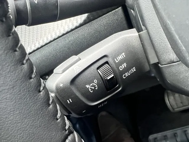 
								Peugeot e-2008 EV 54kWh 156pk Allure | Apple CarPlay | Android Auto | Parkeersensoren | Pack Drive Assist Plus | vol									