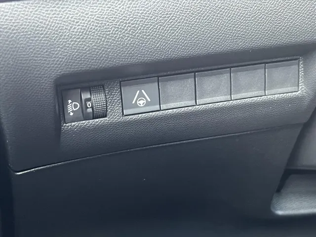 
								Peugeot e-2008 EV 54kWh 156pk Allure | Apple CarPlay | Android Auto | Parkeersensoren | Pack Drive Assist Plus | vol									