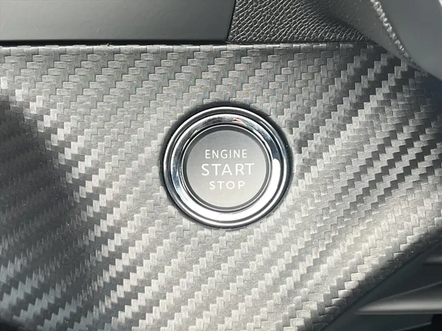 
								Peugeot e-2008 EV 54kWh 156pk Allure | Apple CarPlay | Android Auto | Parkeersensoren | Pack Drive Assist Plus | vol									