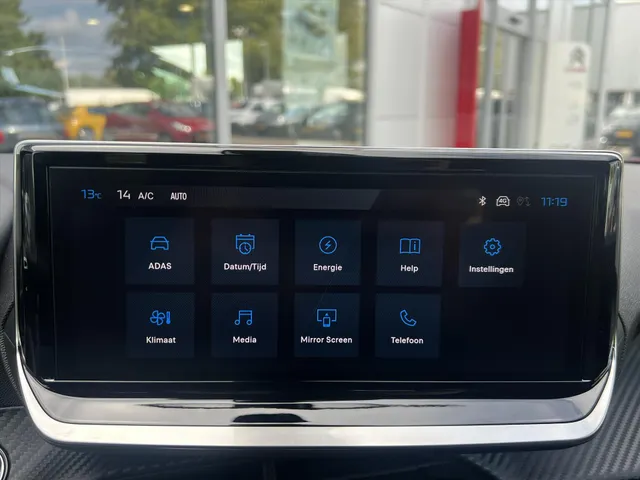 
								Peugeot e-2008 EV 54kWh 156pk Allure | Apple CarPlay | Android Auto | Parkeersensoren | Pack Drive Assist Plus | vol									