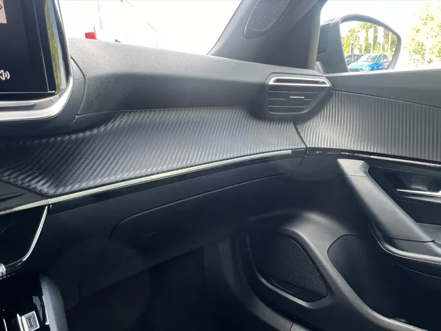 
								Peugeot e-2008 EV 54kWh 156pk Allure | Apple CarPlay | Android Auto | Parkeersensoren | Pack Drive Assist Plus | vol									